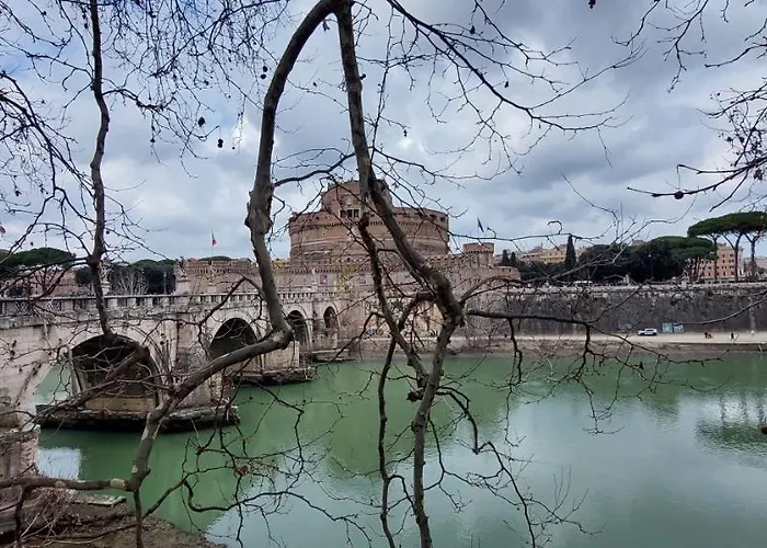 Pantofola Del Papa Luxury At Vatican * רומא